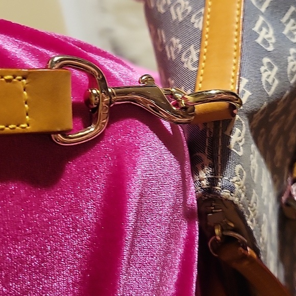 DOONEY & BOURKE LIGHT DENIM PURSE WITH SHORT CROSSBODY STRAP - Picture 6 of 9